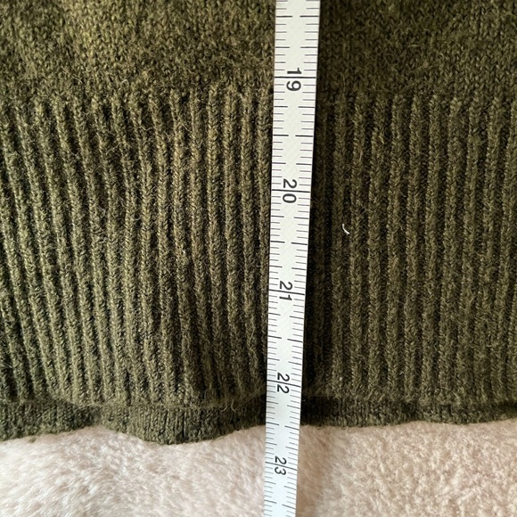 2/$20 ✨Old Navy Polo Sweater Olive Green Size S - Picture 5 of 6